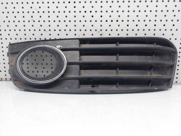 Grila proiector stanga AUDI A4 (8K2, B8) [Fabr 2008-2015] 8KD807681