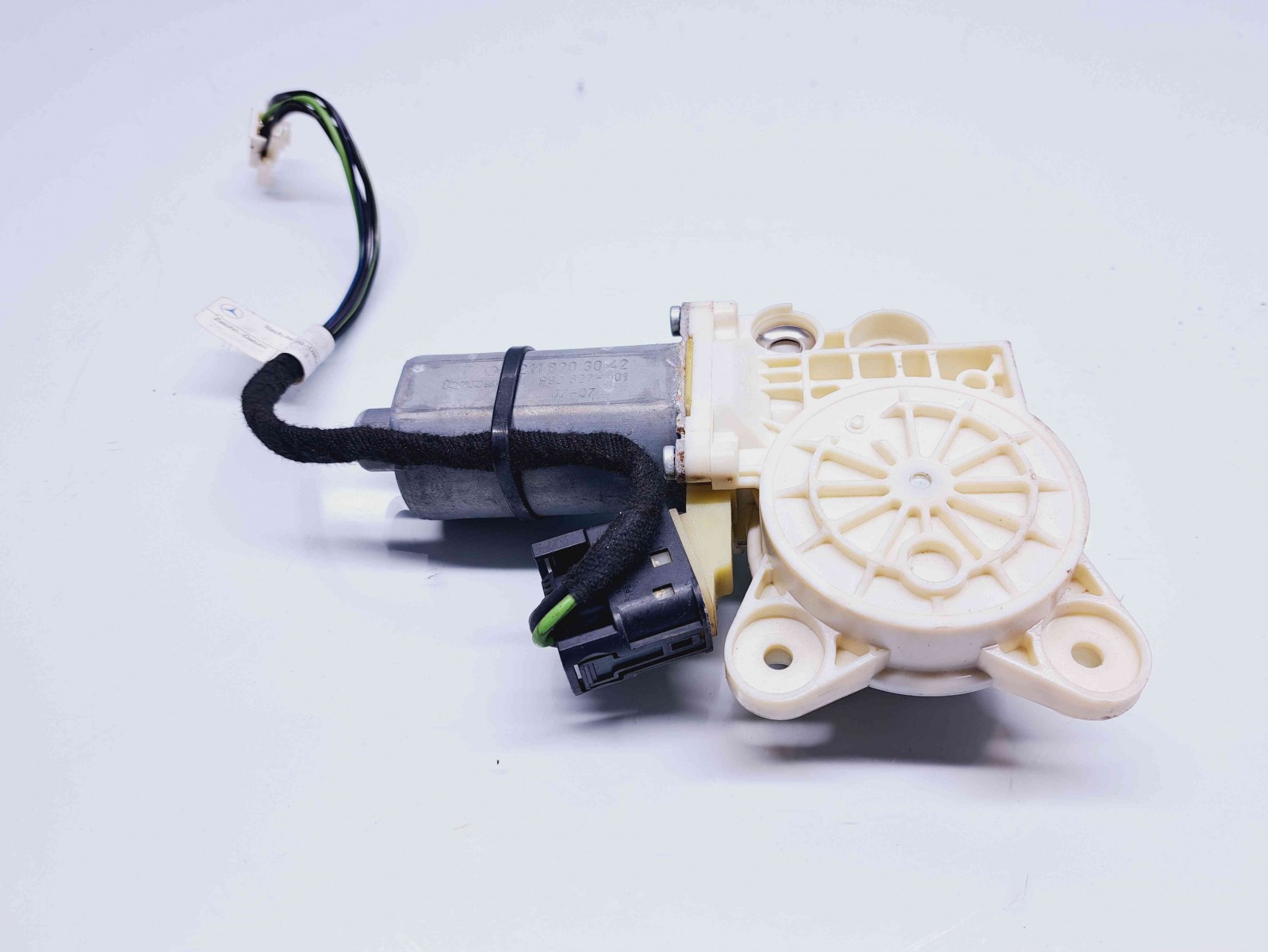 Motoras geam dreapta fata Mercedes Clasa E (W211) [Fabr 2002-2009] A2118203042 - imagine 1