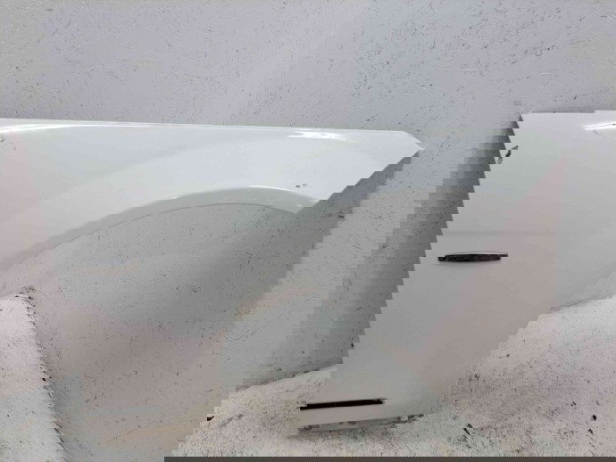 Aripa dreapta fata Mercedes Clasa C (W204) [Fabr 2007-2014] 650 ALB CALCIT