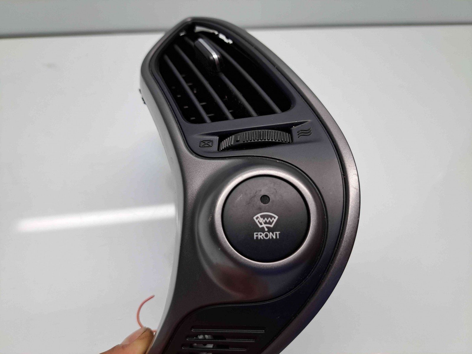 Grila aerisire centrala Hyundai ix35 (LM) [Fabr 2010-2017] STANGA - imagine 3