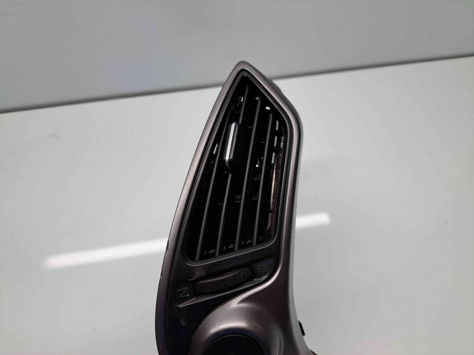 Grila aerisire centrala Hyundai ix35 (LM) [Fabr 2010-2017] DREAPTA - imagine 2