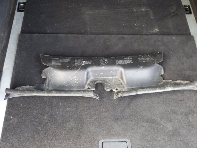 Ornament inchidere capota BMW X3 E83 2.0 M47 OEM 2003-2009