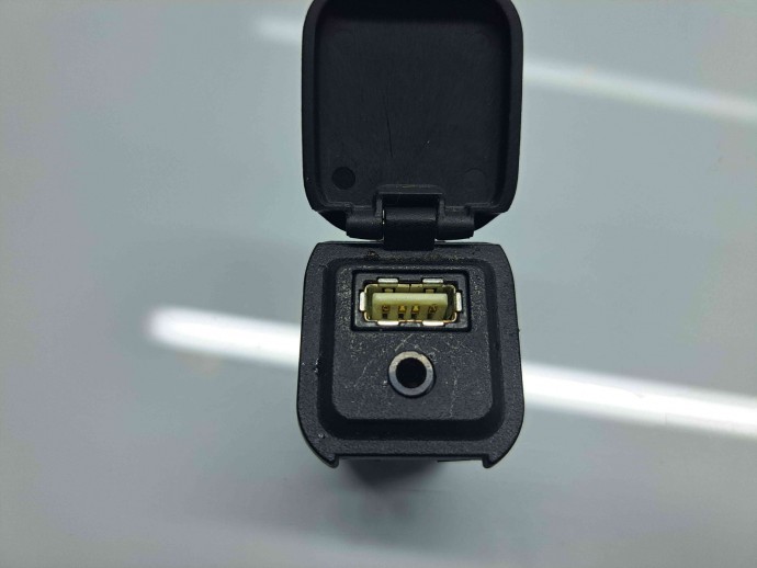  Conector auxiliar USB MAZDA CX-5 (KE) [Fabr 2011-2016] KD45669U0