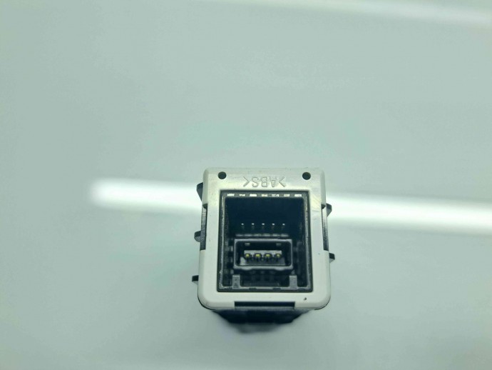  Conector auxiliar USB MAZDA CX-5 (KE) [Fabr 2011-2016] KD45669U0