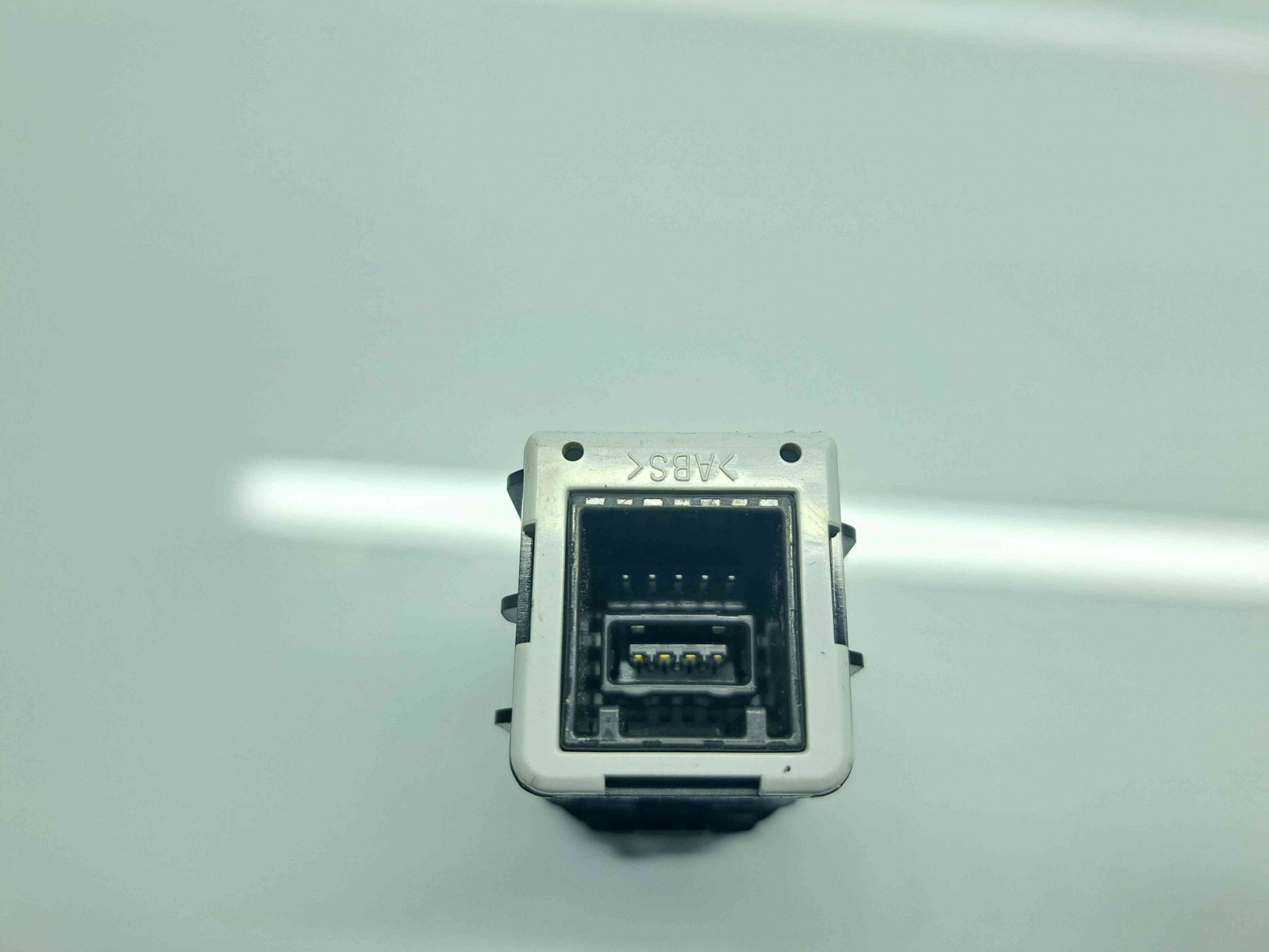 Conector auxiliar USB MAZDA CX-5 (KE) [Fabr 2011-2016] KD45669U0 - imagine 4