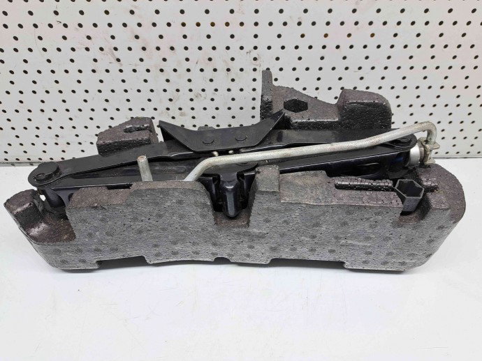Cric Renault Megane 3 (B95) [Fabr 2008-2016] 995040009R