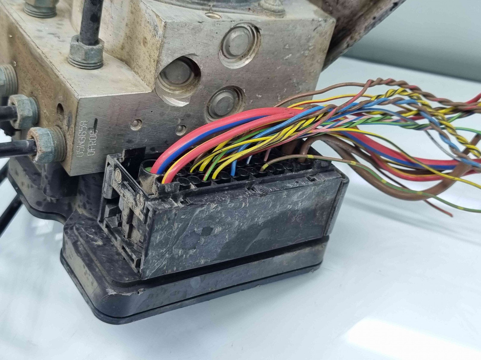 Pompa ABS Bmw 5 Touring (F11) [Fabr 2011-2016] 6865852 n 6865854 3.0 N57T 190KW / 258CP 3.0 N57T 190KW / 258CP - imagine 2