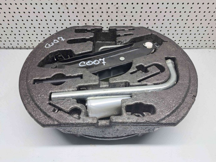 Set cric si cheie Audi A3 Sportback (8PA) [Fabr 2004-2013] 1K0012115F