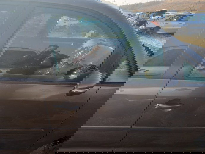 Usa dreapta fata Volkswagen Touran 1.6 CAYD OEM 2010-2015