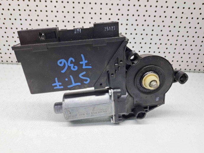 Motoras geam stanga fata Audi A4 (8EC, B7) [Fabr 2004-2008] 8E1959801G / 102237-XXX