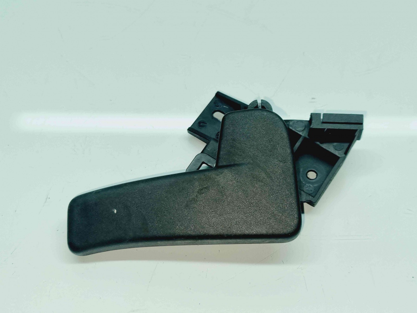 Maner deschidere capota Volkswagen Jetta 4 (162,163) [Fabr 2010-2016] 3C2823633