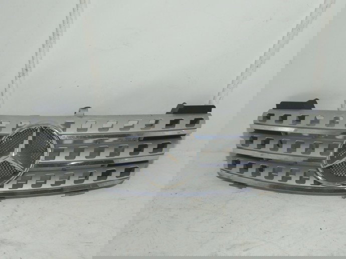 Grila fata cu sigla Mercedes ML 320 3.0 CDI OEM 2005-2012