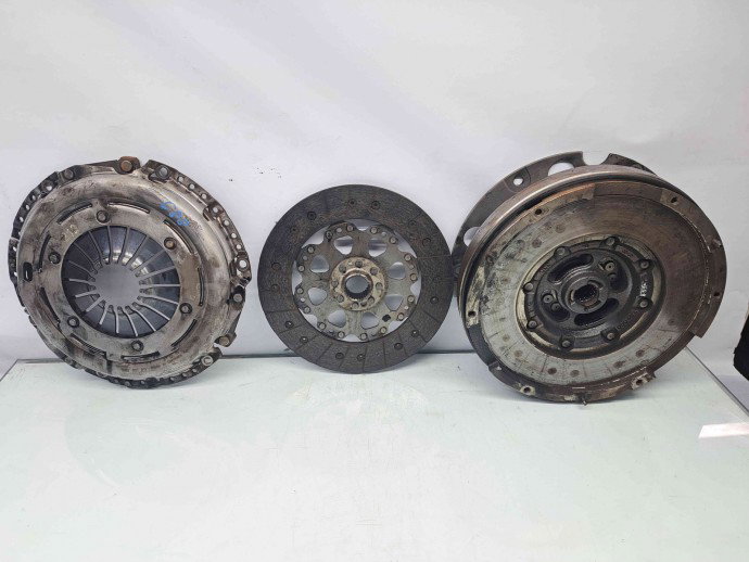 Kit ambreiaj volanta masa dubla Audi A4 (8K5, B8) Avant [Fabr 2008-2015] OEM 2.0 TDI CAGA 105KW / 143CP  