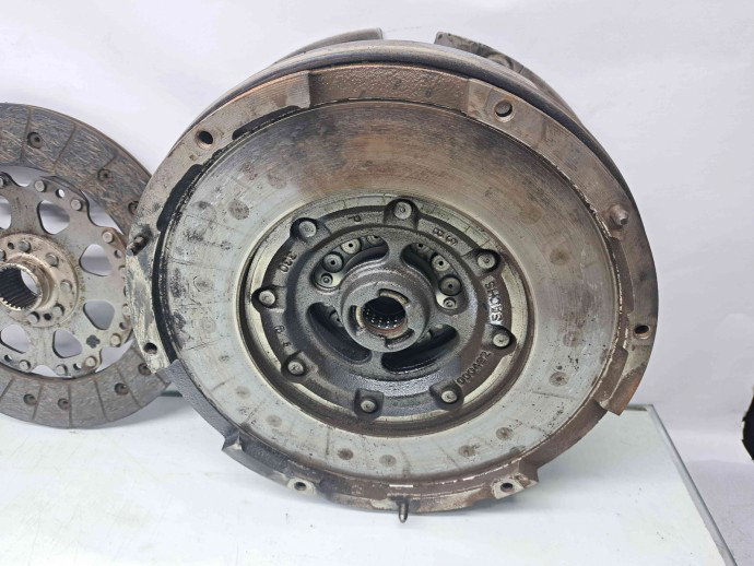 Kit ambreiaj volanta masa dubla Audi A4 (8K5, B8) Avant [Fabr 2008-2015] OEM 2.0 TDI CAGA 105KW / 143CP  
