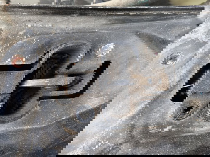 Broasca capota dreapta Mercedes ML 320 3.0 CDI OEM 2005-2012