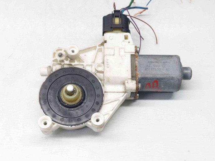 Motoras geam dreapta fata Bmw 1 (E81, E87) [Fabr 2004-2010] 6927028