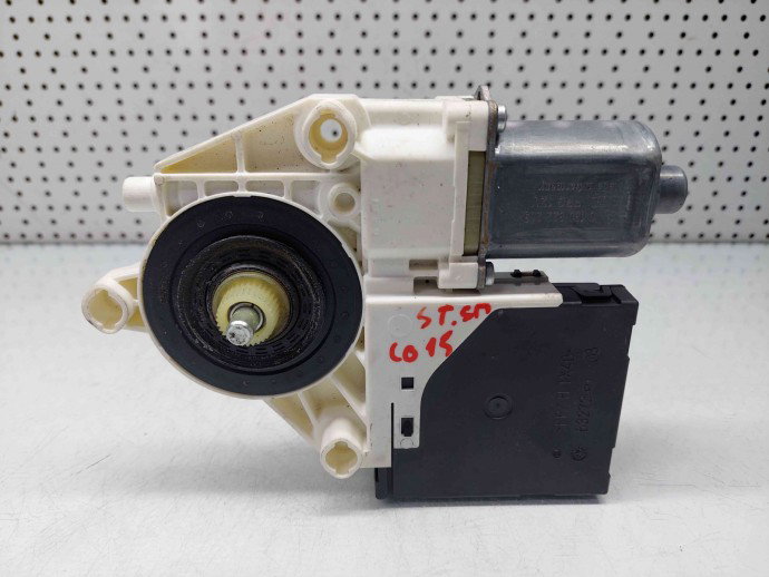 Motoras geam stanga spate Audi A3 Sportback (8PA) [Fabr 2004-2013] 8P4959801E / E840311203