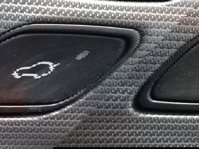 Buton deschidere portbagaj  Mercedes C220 W203 2.2 CDI OEM 2000-2007