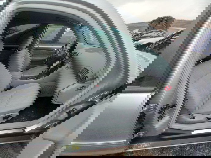 Cheder usa dreapta fata Mercedes C220 W203 2.2 CDI OEM 2000-2007