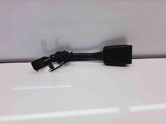  Capsa centura dreapta fata Volkswagen Passat B7 (362) [Fabr 2010-2014] 1K8857756C