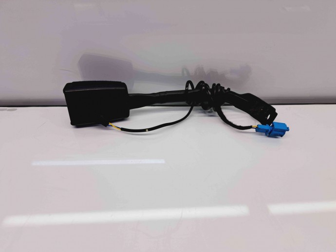  Capsa centura stanga fata Volkswagen Passat B7 (362) [Fabr 2010-2014] 1K8857755D