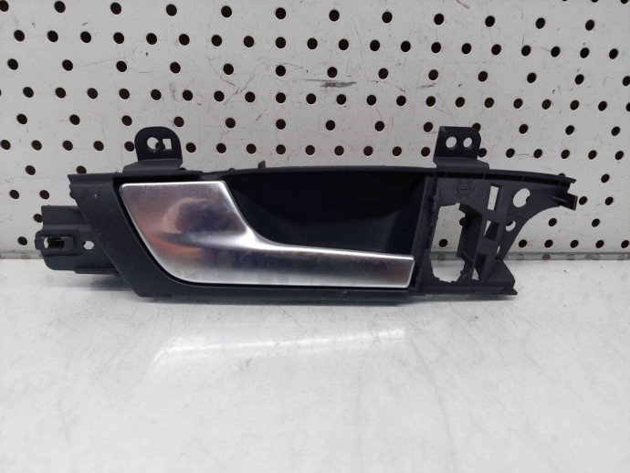 Maner interior stanga fata Audi A3 Sportback (8PA) [Fabr 2004-2013] 8P4837019D