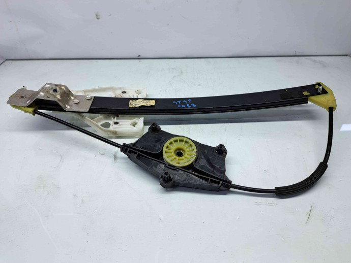 Macara electrica geam stanga spate Audi A4 (8K5, B8) Avant [Fabr 2008-2015] 8K0839461