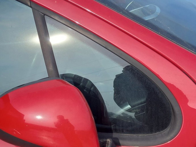 Geam fix caroserie dreapta fata Peugeot 207 1.4 OEM 2007-2012
