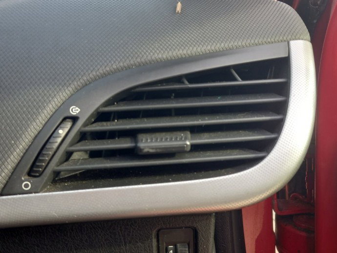 Grila ventilatie dreapta Peugeot 207 1.4 OEM 2007-2012