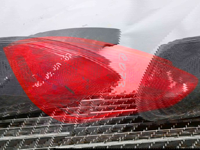  Stop aripa dreapta Peugeot 308 [Fabr 2007-2013] 9680425880