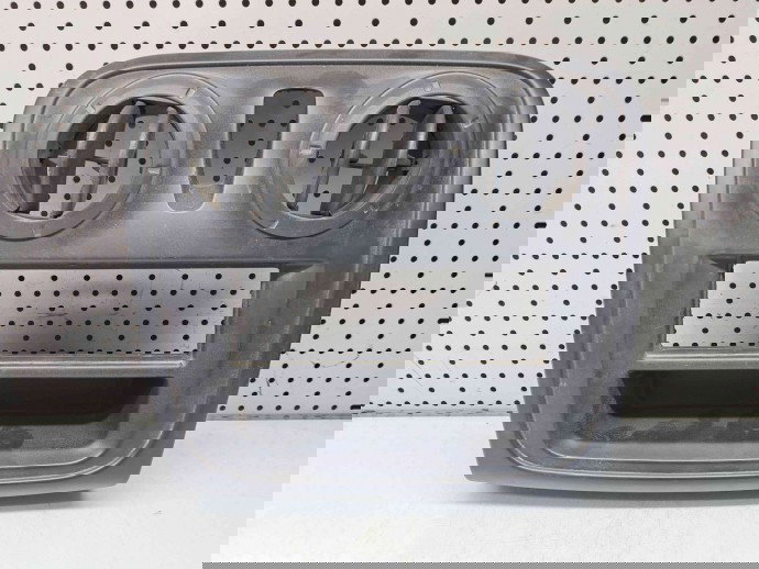  Grila aerisire centrala Dacia Logan 2 [Fabr 2012-prezent] 682606939R