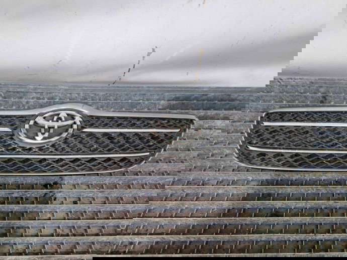 Grila bara fata Toyota Corolla (E12) [Fabr 2001-2007] OEM