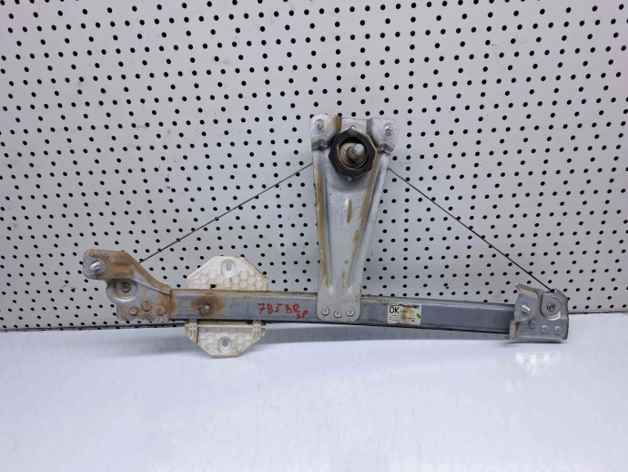 Macara manuala geam dreapta spate Dacia Logan 2 [Fabr 2012-prezent] 827202131R