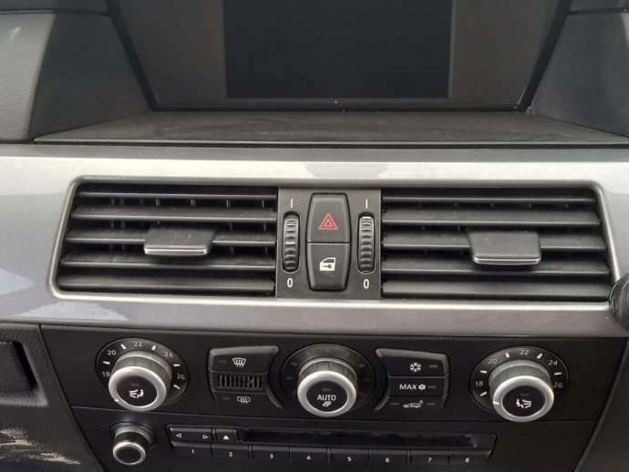Grila ventilatie centrala BMW 525D E60 3.0 D OEM 2004-2010