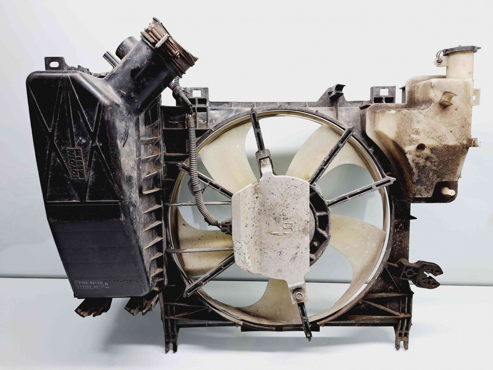 Electroventilator Toyota IQ [Fabr 2008-2015] 422750-4304 1.0 Benz 1KRFE 1.0 Benz 1KRFE 54KW / 73CP - imagine 3