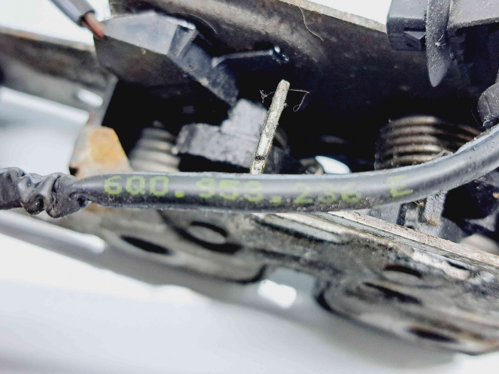 Broasca capota Volkswagen Polo (9N) [Fabr 2001-2008] 6Q0953236E - imagine 2