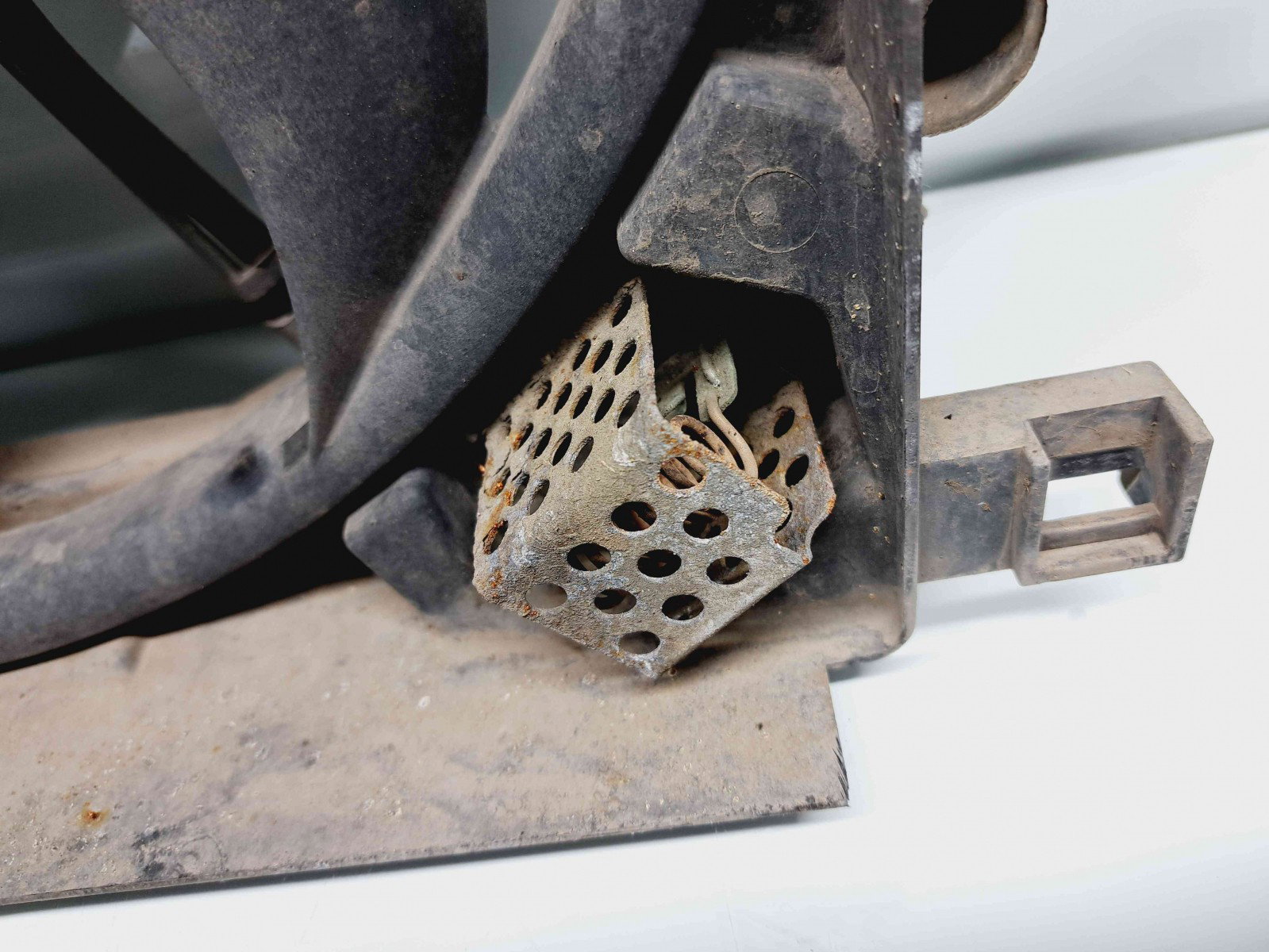 Electroventilator Seat Ibiza 5 (6J5) [Fabr 2008-2017] 13205941 1.2 Benz CBZB 77KW / 105CP 1.2 Benz CBZB 77KW / 105CP - imagine 3