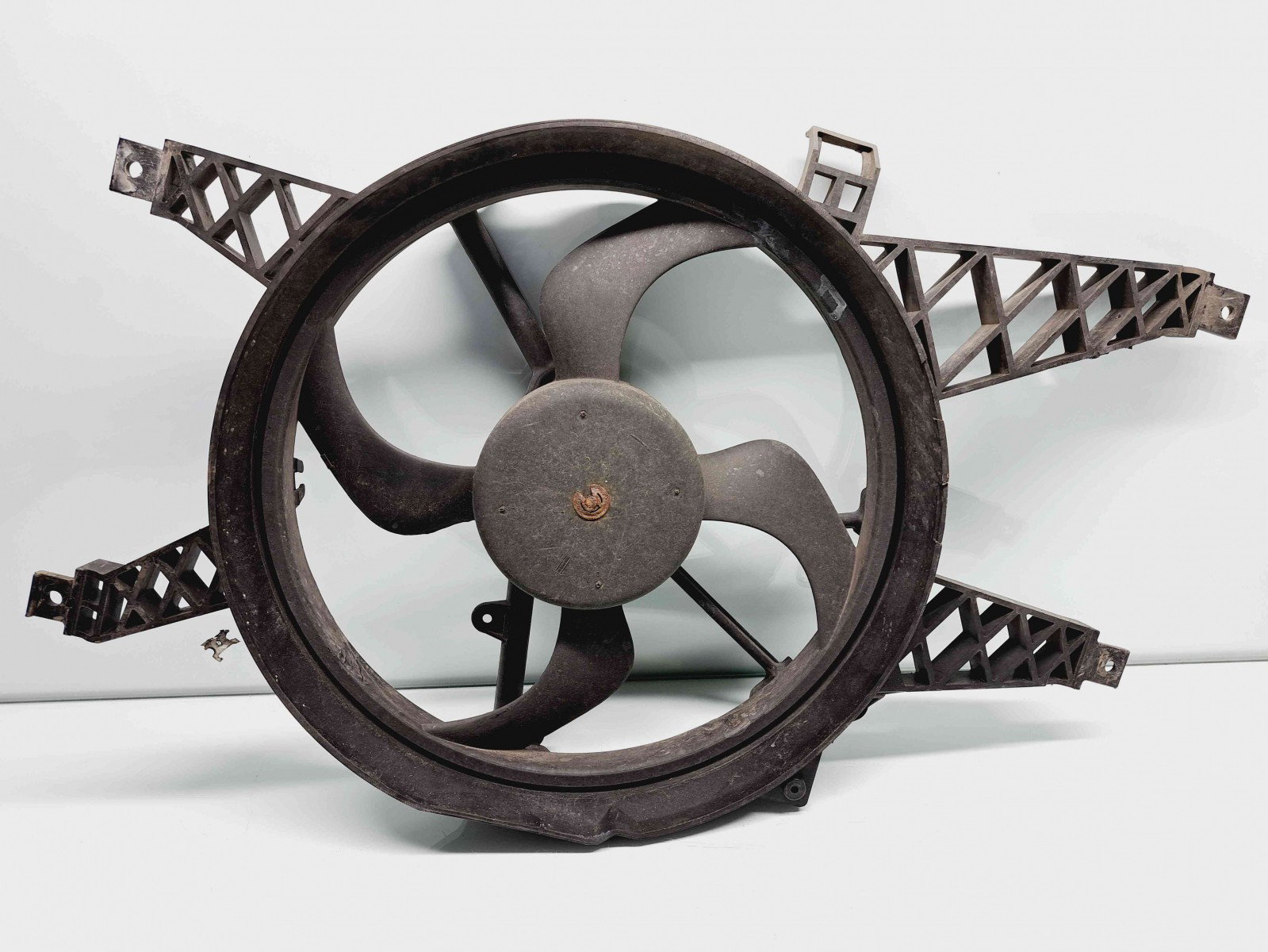 Electroventilator Renault Clio 3 [Fabr 2005-2012] 8200966247 1.2 Benz D4F740 1.2 Benz D4F740 66KW / 90CP - imagine 1