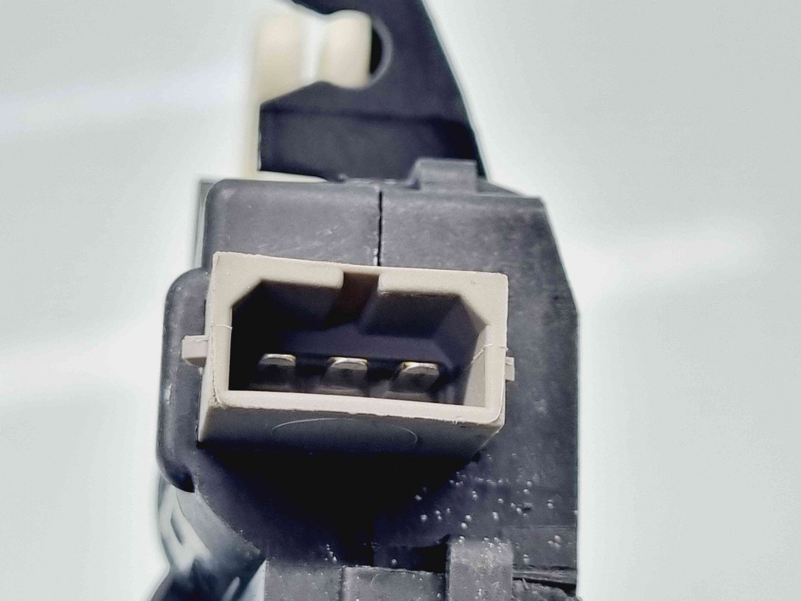 Broasca capota spate Volkswagen Passat B7 (362) [Fabr 2010-2014] 4F5827505D - imagine 4