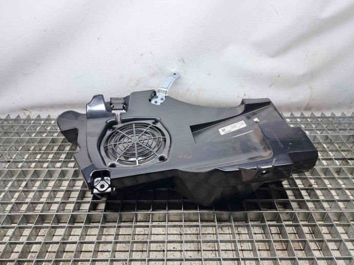  Subwoofer Audi A3 Sportback (8PA) [Fabr 2004-2013] 8P4035382C