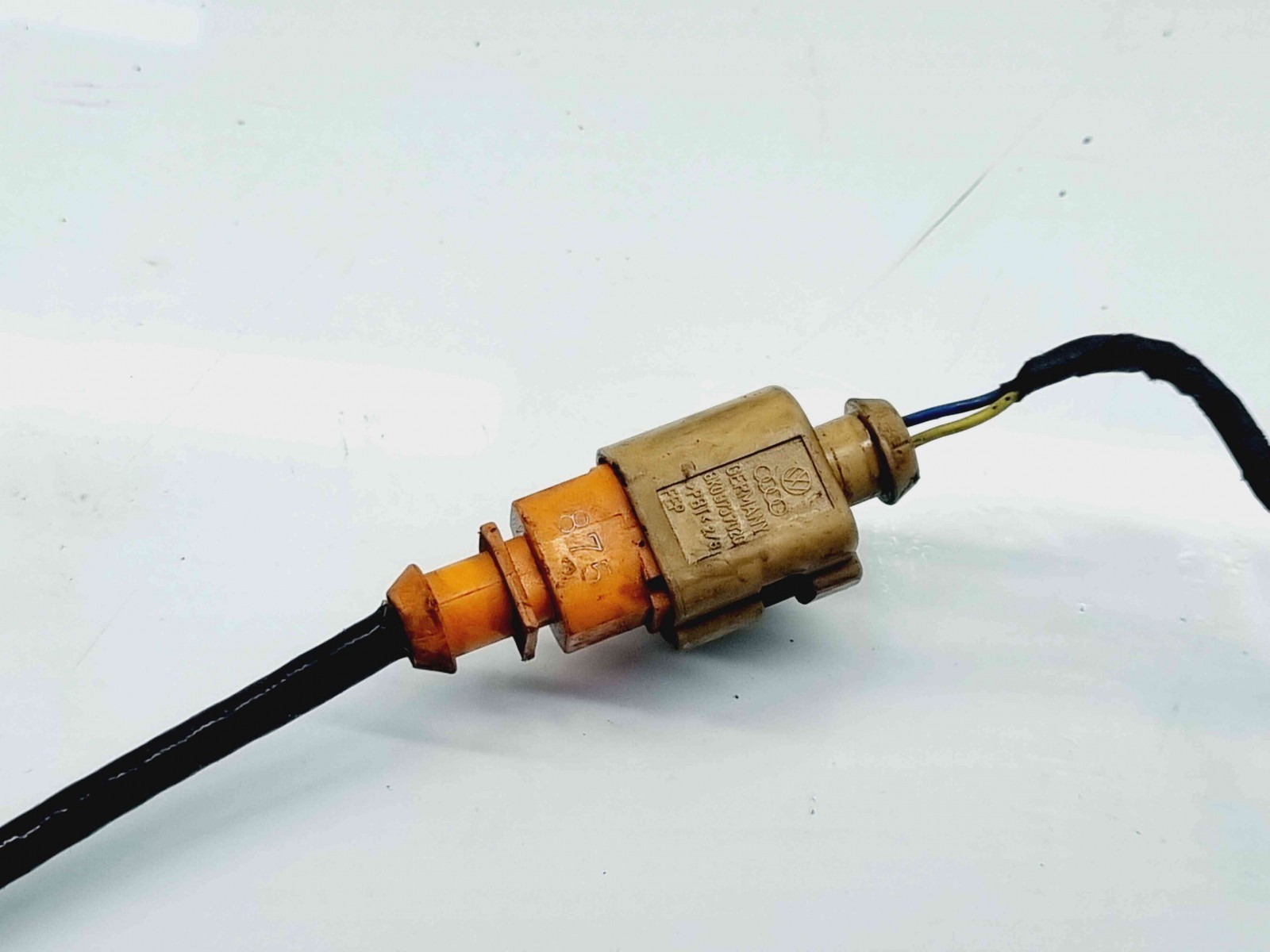 Senzor temperatura Audi A3 Sportback (8VA) Hatchback [Fabr 2012-2020] 04L906088AD - imagine 4