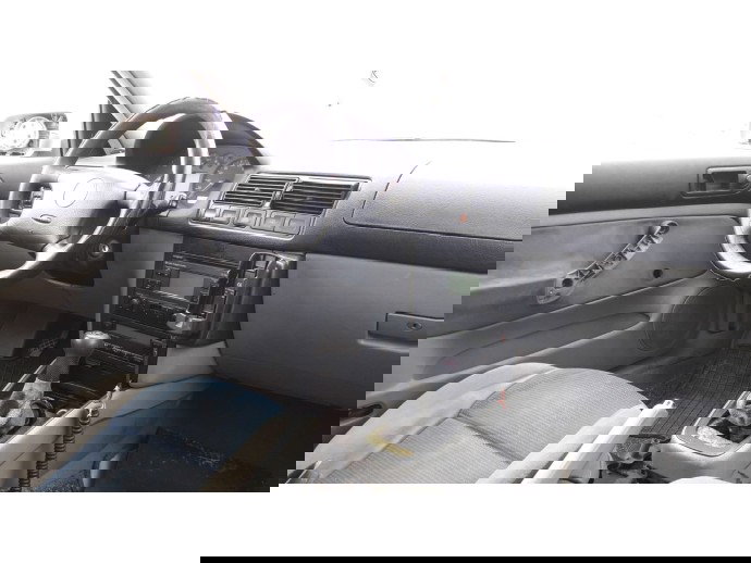 Dezmembrari Volkswagen Golf 4