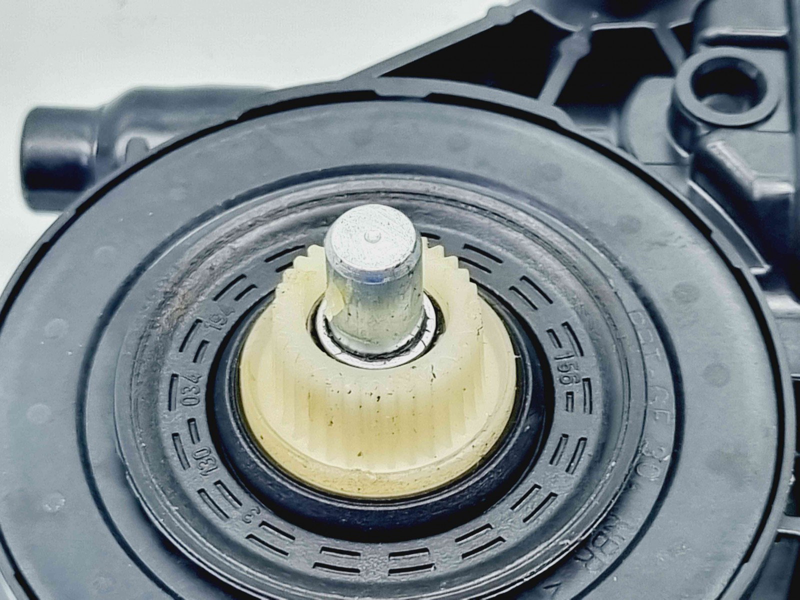 Motoras geam dreapta fata Audi A3 Sportback (8VA) Hatchback [Fabr 2012-2020] 5Q0959801B - imagine 2