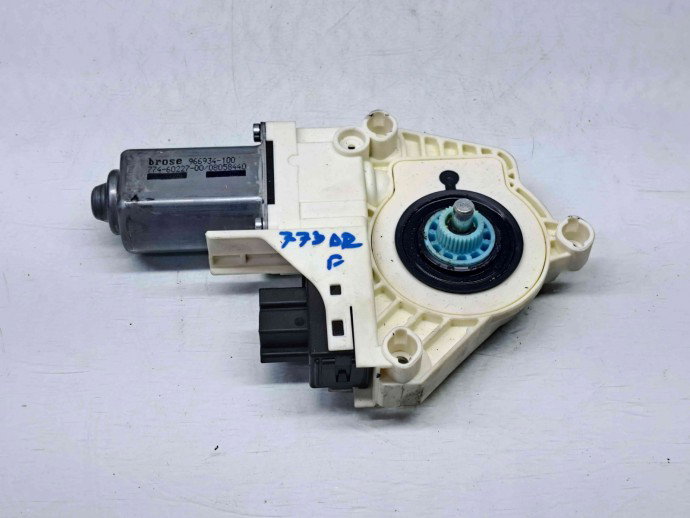 Motoras geam dreapta fata Skoda Superb II (3T4) [Fabr 2008-2015] 8K0959802
