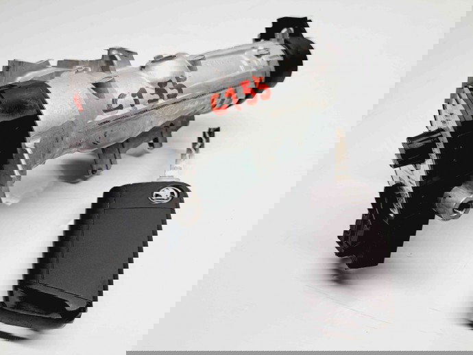  Contact cu cheie Skoda Fabia 3 (NJ3) [Fabr 2014-2022] 1K0905851  1.0 Benz CHYA44KW / 60CP