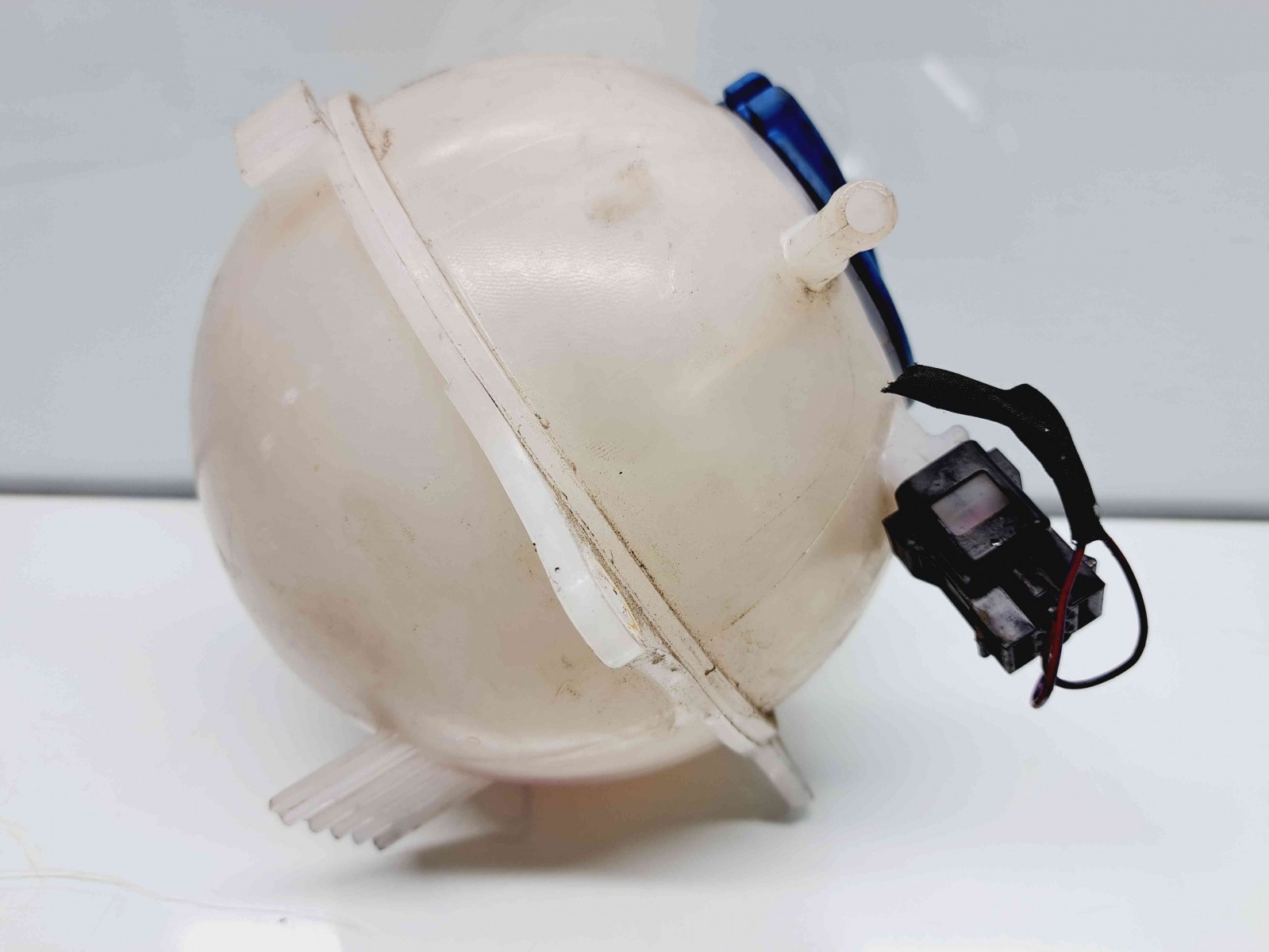 Vas expansiune Skoda Octavia 3 (5E3) [Fabr 2012-2020] 6Q0121407B - imagine 4