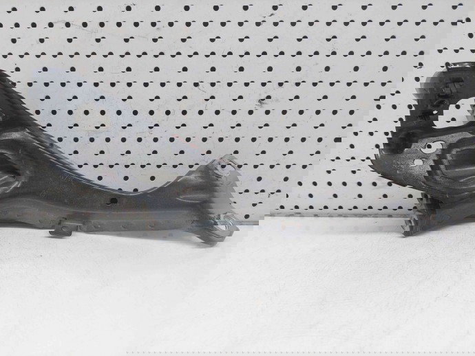 Suport aripa dreapta fata Audi A6 (4G5, C7) [Fabr 2011-2017] 4G0821136A