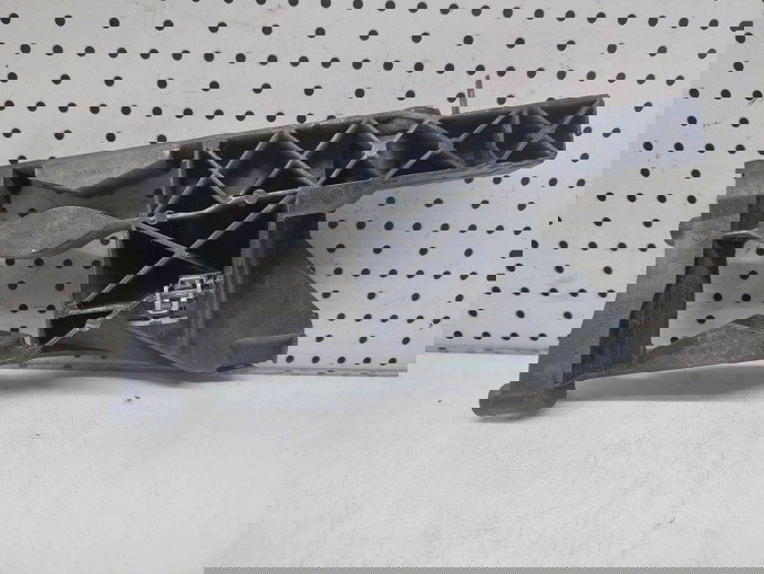 Suport far stanga Audi A6 (4G5, C7) [Fabr 2011-2017] 4G0805607A