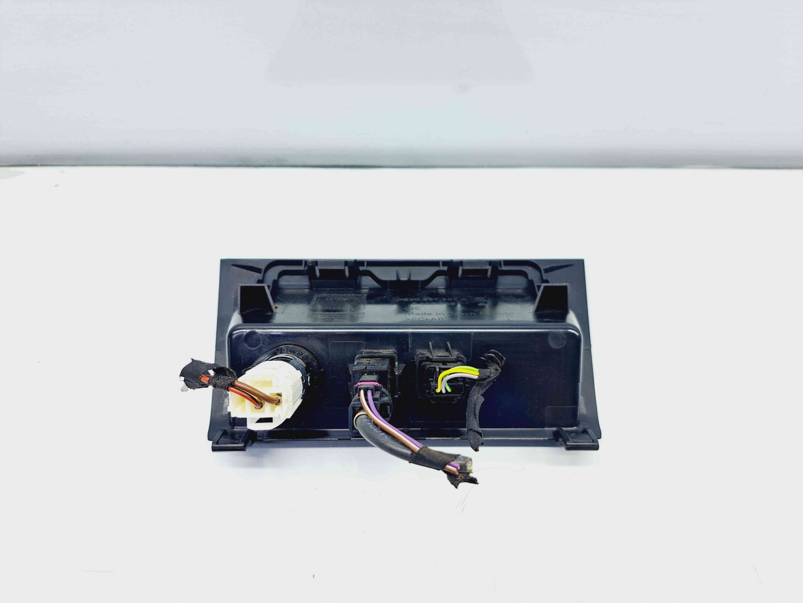 Conector auxiliar USB Skoda Fabia 3 (NJ3) [Fabr 2014-2022] 6V0857367A - imagine 2