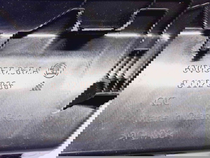  Conector auxiliar USB Skoda Fabia 3 (NJ3) [Fabr 2014-2022] 6V0857367A